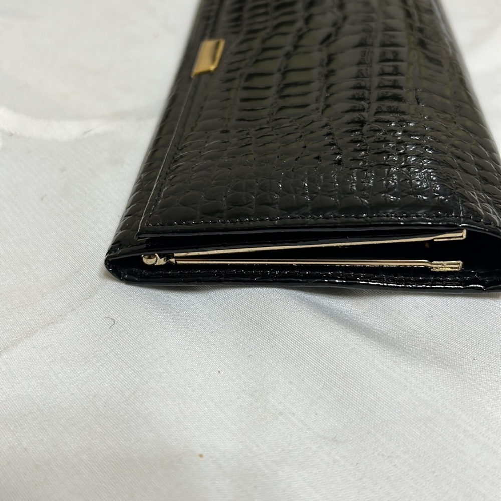 Women’s Wallets - Picture 3 of 8